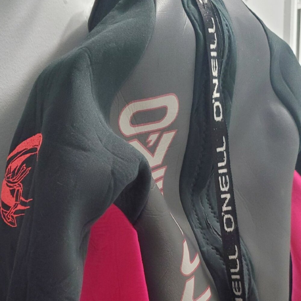 (SOLD  on EBay) O'neill Women's REACTOR 3/2mm- Back Zip, Full Wetsuit- Blk&Pink - Picture 8 of 17